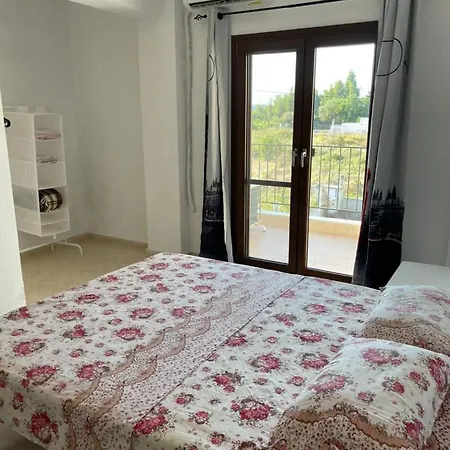 George Stone House Case de vacanță