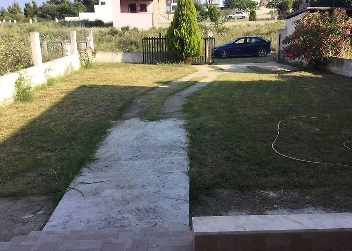 George Stone House Case de vacanță